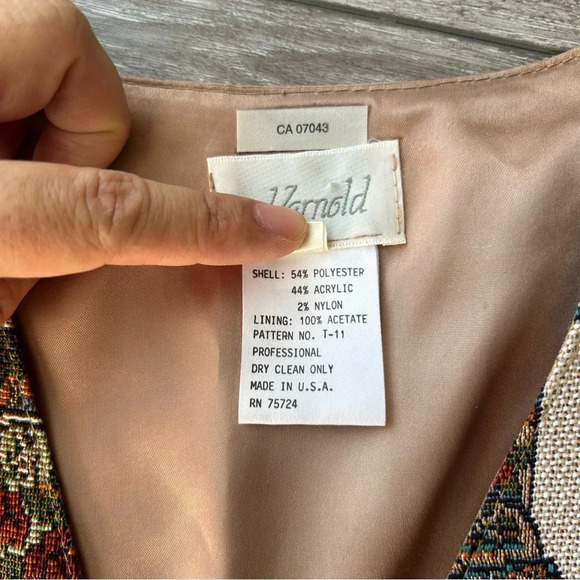 Vintage K Arnold Tapestry Pottery Design Vest - Picture 6 of 12